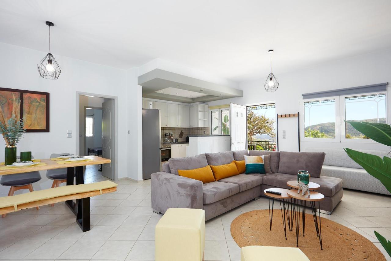 Dafni Villa A Place To Visit Orne エクステリア 写真